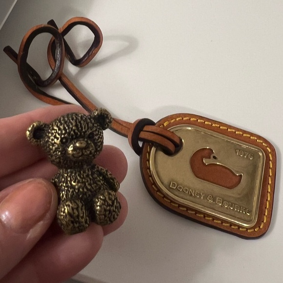 Authentic Dooney & Bourke Leather /Brass Duck Tag Purse Charm Luggage Tag & Bear - Picture 10 of 12